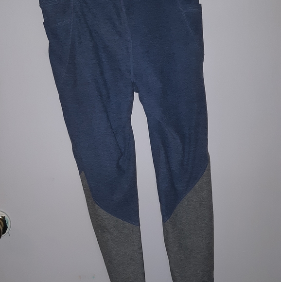 Colour block cropped leggings with pockets - Picture 2 of 4